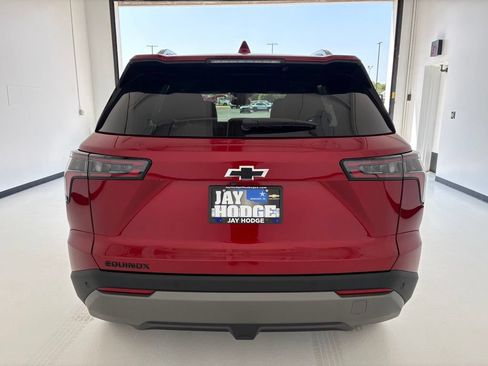 New 2027 Chevrolet Equinox LT w/ Convenience Package II FWD image 21