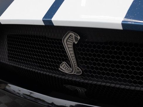 Used 2021 Ford Mustang Shelby GT500 w/ Carbon Fiber Track Pack RWD image 8