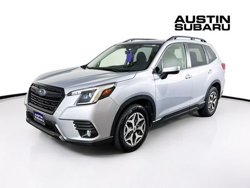 Used 2023 Subaru Forester Premium AWD/4WD image 3