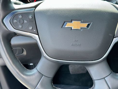 Used 2023 Chevrolet Traverse High Country w/ LPO, 'HIT The Road' Package FWD image 17