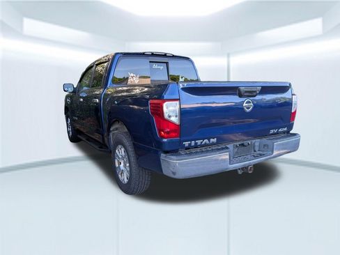 Used 2017 Nissan Titan SV AWD/4WD image 2