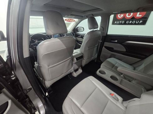 Used 2015 Toyota Highlander XLE FWD image 15