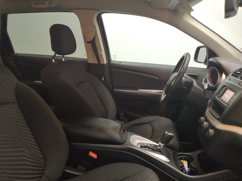 Used 2019 Dodge Journey SE w/ Connectivity Group FWD image 21