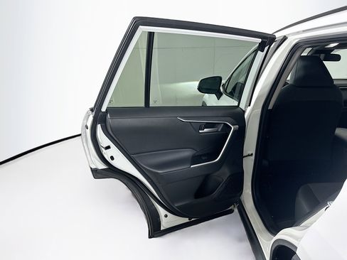 Used 2025 Toyota RAV4 XLE image 27