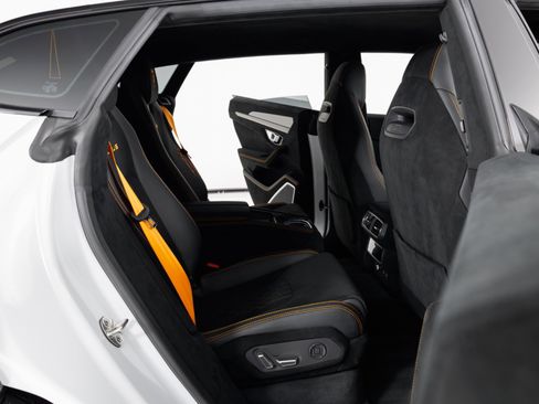 Used 2024 Lamborghini Urus Performante AWD/4WD image 48