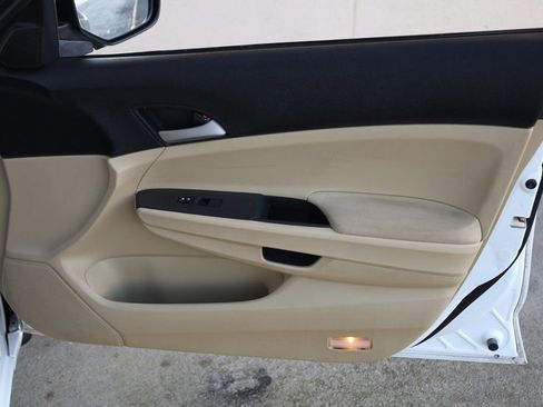 Used 2012 Honda Accord LX image 22
