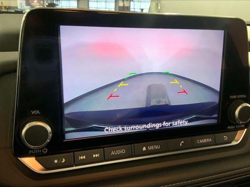 Used 2025 Nissan Rogue SV FWD image 21