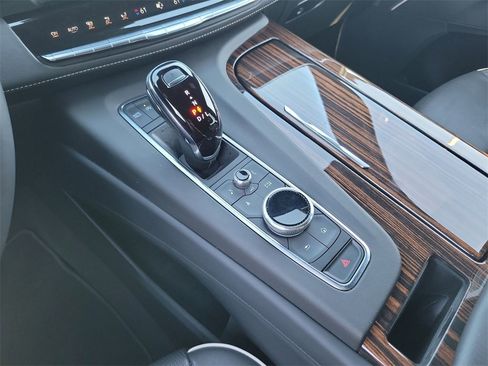 Certified 2024 Cadillac Escalade Premium Luxury image 15