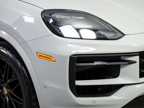 New 2026 Porsche Cayenne AWD/4WD image 38