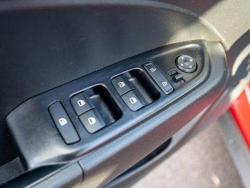 Used 2022 Hyundai Venue SEL image 20