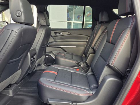 New 2026 Chevrolet Traverse RS w/ LPO, Floor Liner Package FWD image 16