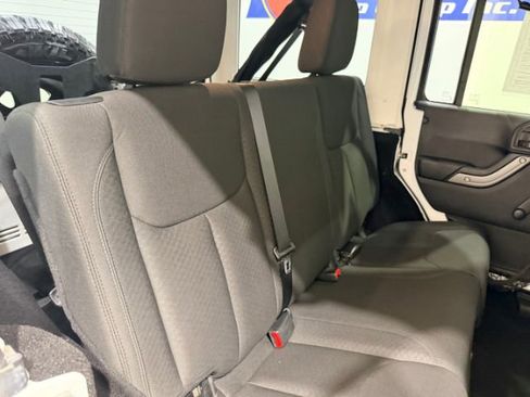 Used 2016 Jeep Wrangler Unlimited Sport w/ Connectivity Group image 32