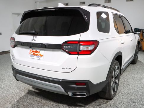 Used 2024 Honda Pilot Elite image 7