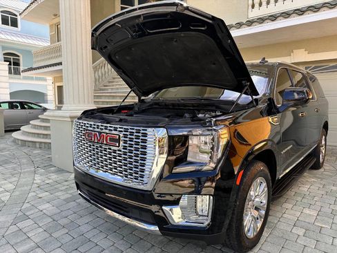 Used 2021 GMC Yukon XL SLT AWD/4WD image 45