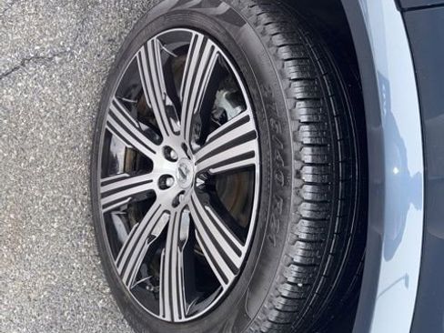 Certified 2024 Volvo XC90 T8 Plus w/ Protection Package Premier image 14