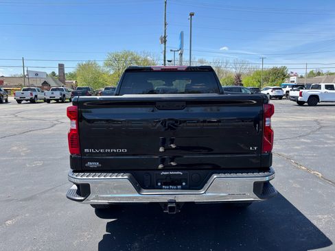 Used 2024 Chevrolet Silverado 1500 LT AWD/4WD image 3
