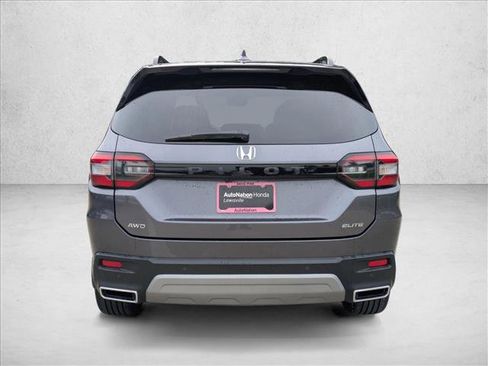 Certified 2023 Honda Pilot Elite image 8