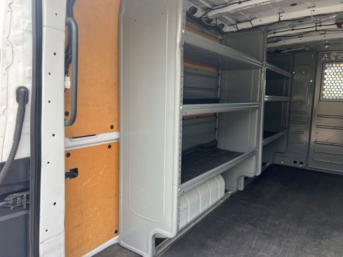 Used 2021 Nissan NV 2500 SV image 14