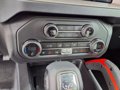 New 2026 Ford Bronco Outer Banks w/ Sasquatch Package AWD/4WD image 14