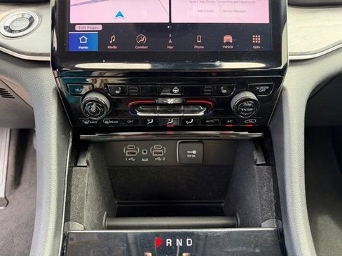 Used 2021 Jeep Grand Cherokee L Limited RWD image 18