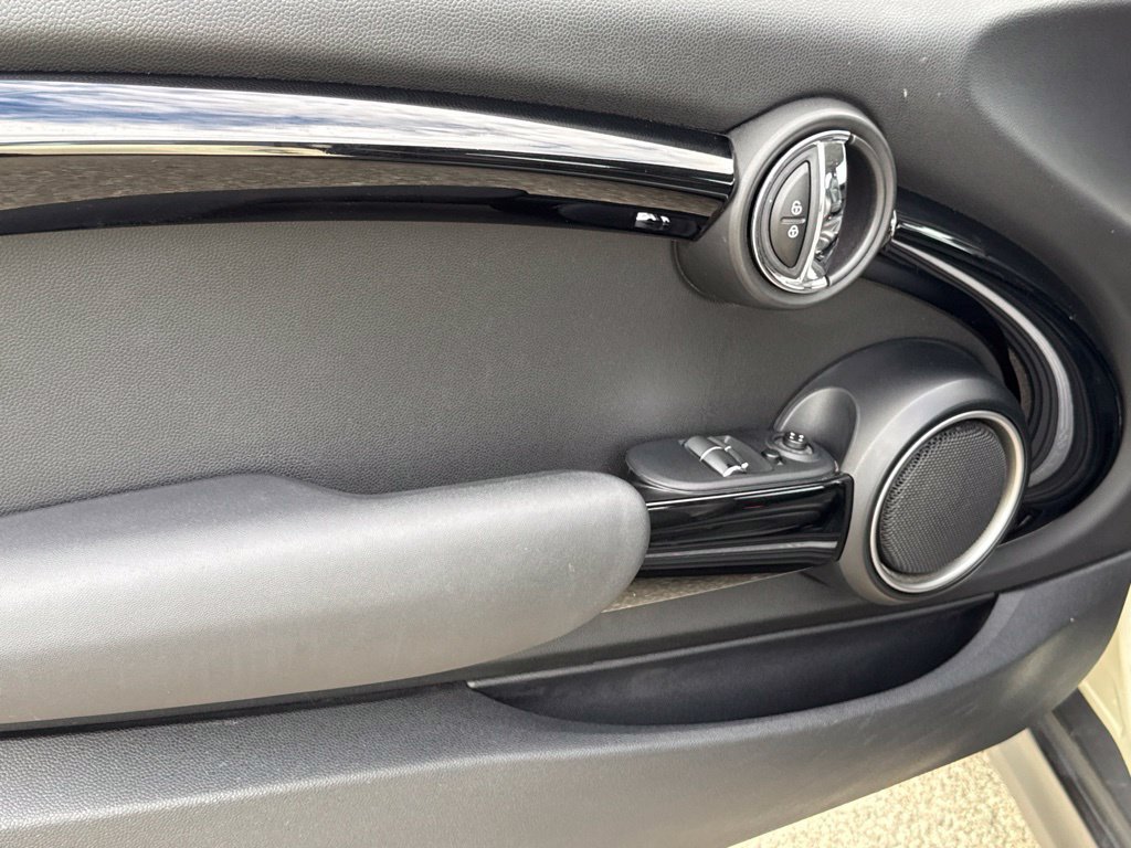 Used 2015 MINI Cooper S FWD image 18