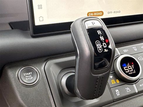 Used 2025 Land Rover Defender 110 V8 image 26