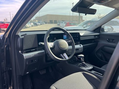 Used 2025 Hyundai Kona SEL image 23