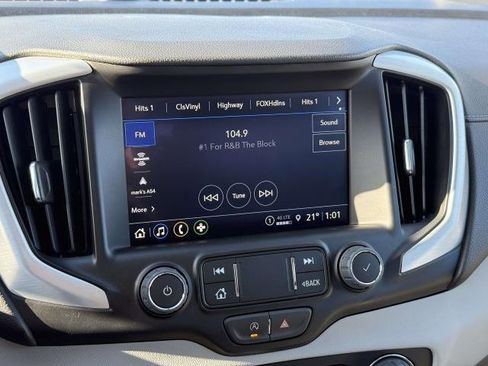 Used 2024 GMC Terrain SLT image 26