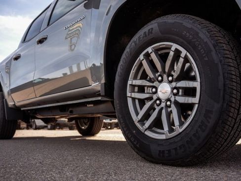 New 2025 Chevrolet Colorado LT w/ LT Convenience Package image 10