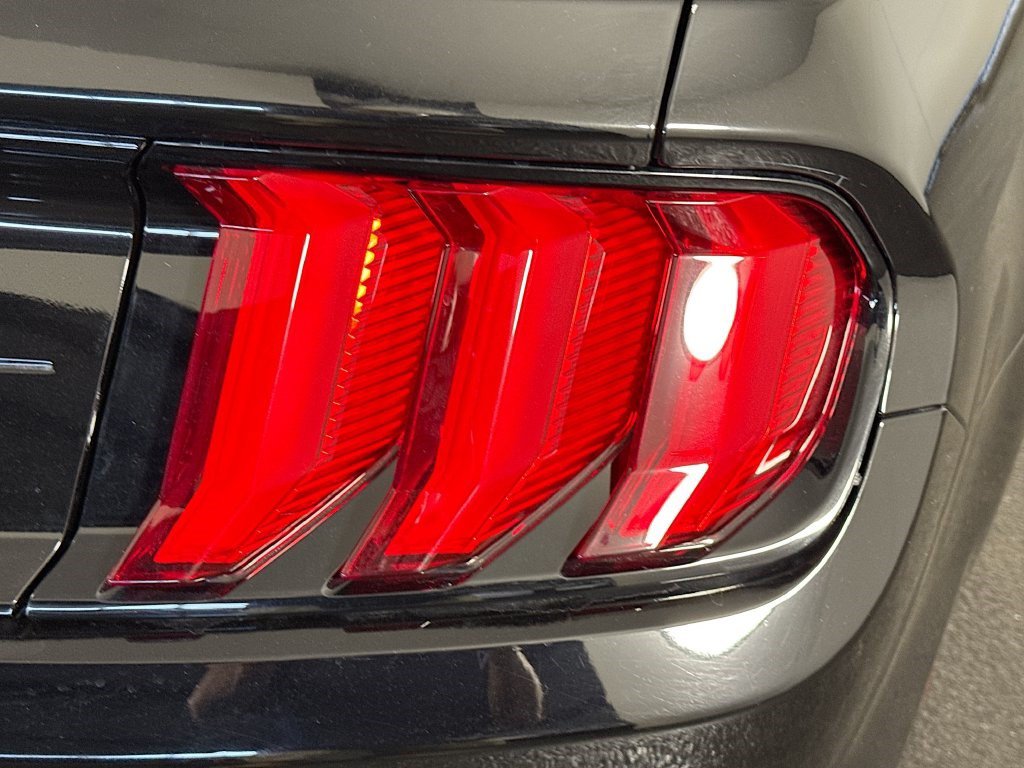 Used 2021 Ford Mustang GT Premium w/ Equipment Group 401A RWD image 31