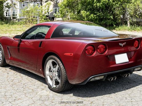 Used 2007 Chevrolet Corvette Coupe w/ Preferred Equipment Group RWD image 22