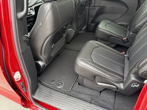 New 2026 Chrysler Pacifica Select image 38