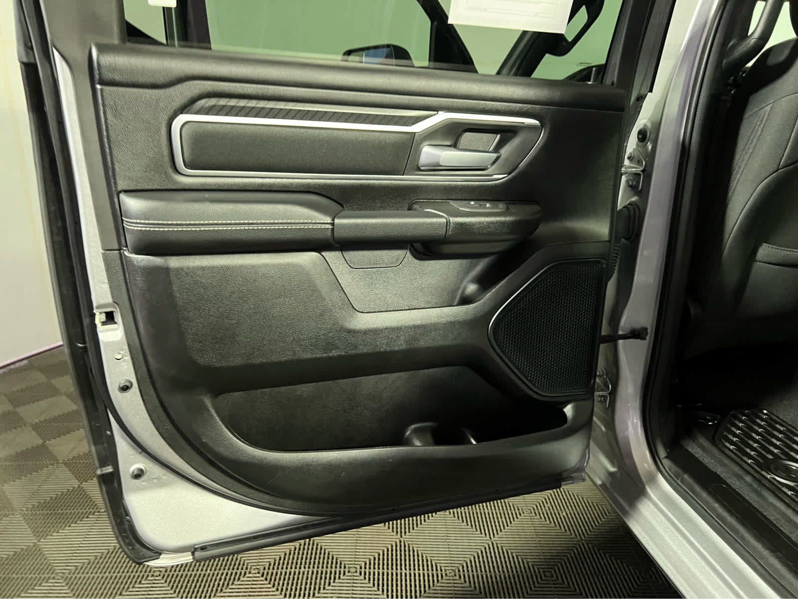 Used 2025 RAM 1500 Big Horn AWD/4WD image 23