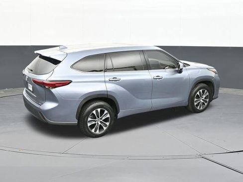 Used 2021 Toyota Highlander XLE FWD image 64