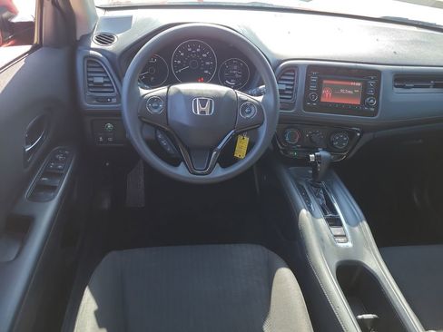 Used 2017 Honda HR-V LX image 11