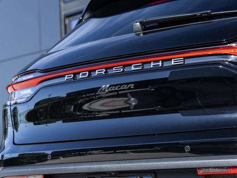 Certified 2026 Porsche Macan AWD/4WD image 14