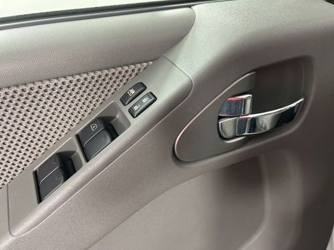 Used 2008 Nissan Frontier LE w/ Side & Curtain Airbag Pkg image 25