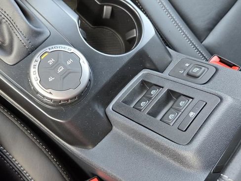 New 2025 Ford Bronco Outer Banks image 16