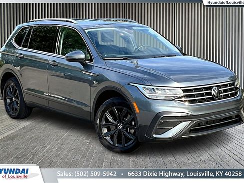 Used 2024 Volkswagen Tiguan SE image 1