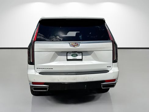 Used 2021 Cadillac Escalade ESV Premium Luxury w/ Driver Assist Tech Package AWD/4WD image 4
