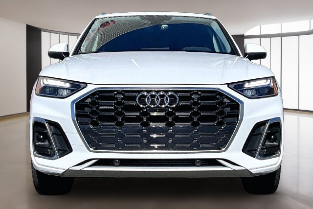 Used 2024 Audi Q5 2.0T Premium Plus w/ Premium Plus Package AWD/4WD image 2