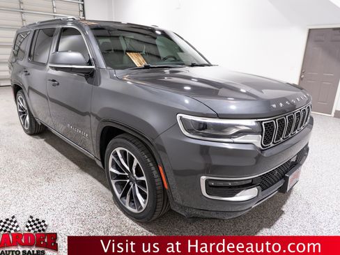 Used 2022 Jeep Wagoneer Series III w/ Premium Group I AWD/4WD image 6