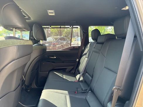 Used 2025 Lexus GX 550 AWD/4WD image 38