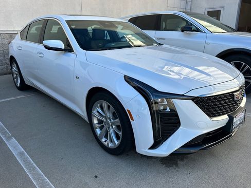 Used 2025 Cadillac CT5 Premium Luxury image 2