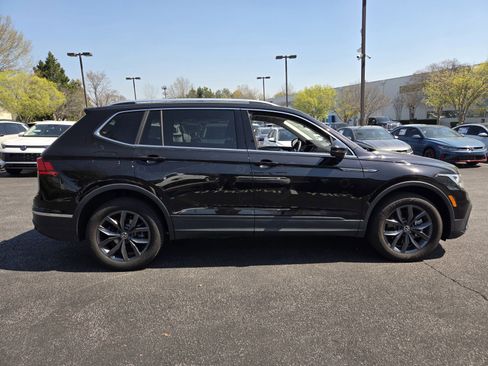 Used 2023 Volkswagen Tiguan SE image 5