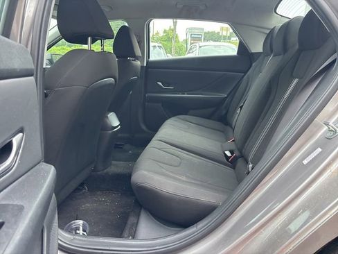 Used 2023 Hyundai Elantra SEL w/ Convenience Package FWD image 5