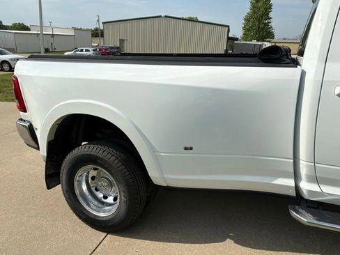 Used 2022 RAM 3500 Laramie w/ Chrome Appearance Group AWD/4WD image 4