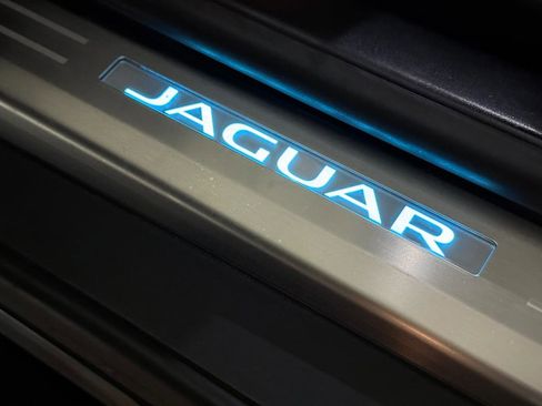 Used 2017 Jaguar F-TYPE R AWD/4WD image 19