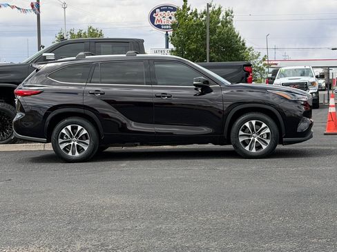 Used 2022 Toyota Highlander XLE FWD image 54