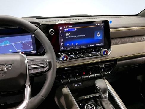 Used 2025 Chevrolet Colorado ZR2 w/ Technology Package image 6